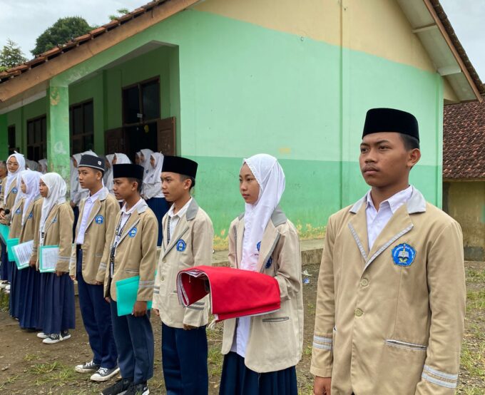 MTs Tonjongsari Menumbuhkan Jiwa Nasionalisme, Kreativitas, Serta Kebanggaan Terhadap Budaya Bangsa Melalui Peringatan Sumpah Pemuda.